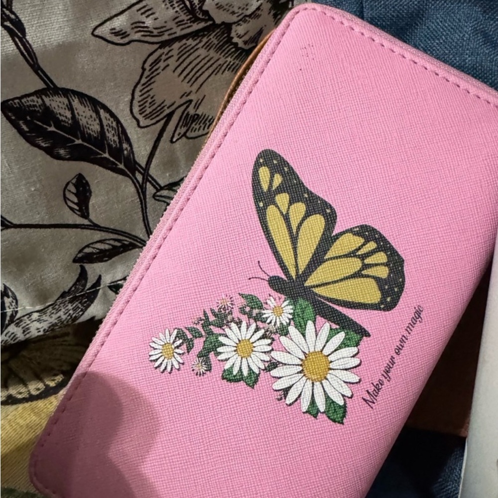 Dior Bundle Apple Watch band, bag, and wallet - Picture 3 of 5